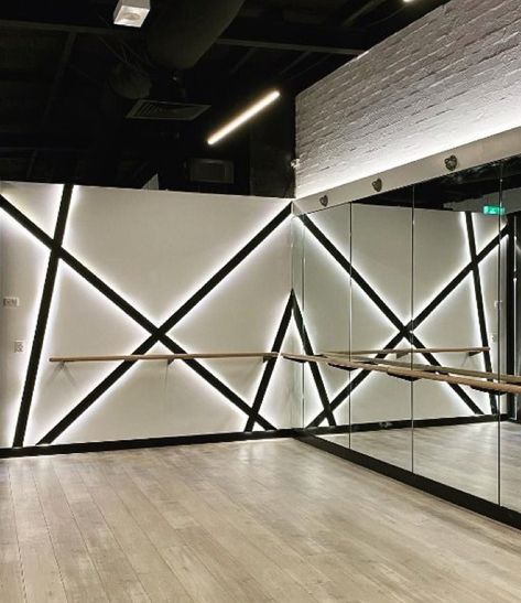 Gym Lighting Ideas, Home Gym Lighting, Dance Studio Design, Dance Studio Decor, Home Dance Studio, Gym Lighting, Gym Design Interior, Barre Studio, Dance Rooms