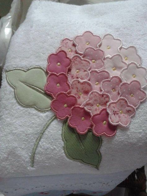 3d Machine Embroidery Designs, Patch Work Embroidery Design, Applique Templates Flower, Applique Work Ideas, Aplique Design, Patch Work Embroidery, Applic Work, Flower Applique Patterns, Flower Patchwork