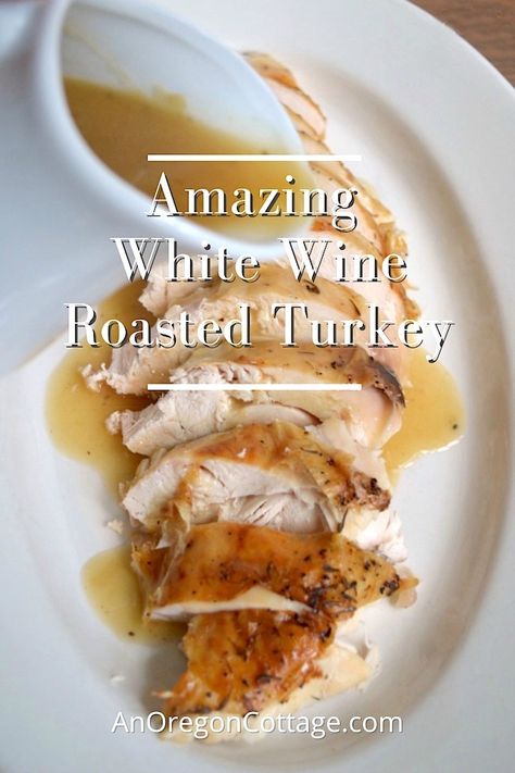 Roasted Turkey Recipe, Best Thanksgiving Turkey, Basting A Turkey, Thanksgiving Turkey Recipe, Best Thanksgiving Turkey Recipe, Easy Turkey Recipes, Turkey Brine Recipes, Roast Turkey Recipes, Oven Roasted Turkey