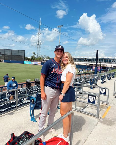 mlb wife life Cute Baseball Gf Outfits, Baseball Gf Outfits, Baseball Gf, Mlb Wife, Gf Outfits, Baseball Outfits, Baseball Boyfriend, Girlfriend Aesthetic, Baseball Girlfriend