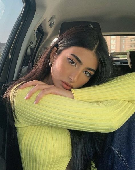 Tan Skin Outfit, Iffat Marash, Car Selfies, Selfie Poses Instagram, Photography Posing Guide, Instagram Ideas Photography, Selfie Ideas Instagram, Aesthetic Women, Instagram Pose