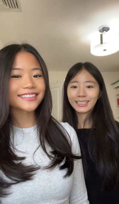 emily ha & evelyn ha Evelyn Ha, Emily Ha, Ha Wallpaper, Hair Inspiration Long, Fav Youtubers, New Me, Wearing Red, Glow Up?, Cute Hairstyles