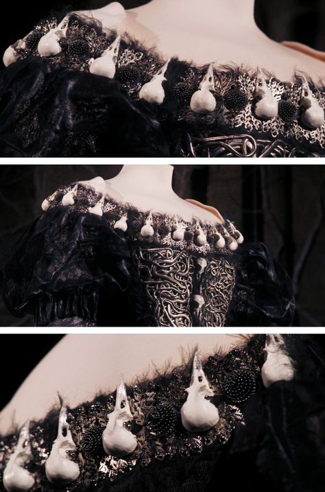 Queen Ravenna Costume Details Ravenna Aesthetic, Queen Ravenna Costume, Queen Ravenna, Aesthetic Queen, Snow White And The Huntsman, The Huntsman, Fairytale Fashion, House Of Dragons, Movie Costumes