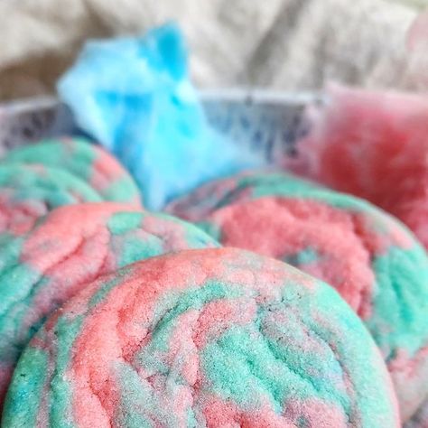 Jessie Mosley on Instagram: "NEW- These cotton candy cookies are a chewy sugar cookie. Pink and blue dough swirled together along with cotton candy extract, making these cookies look and taste just like cotton candy.  Recipe available on my website,  linked in profile  https://jessiebakestreats.com/cotton-candy-cookies/  . . #cottoncandy #cottoncandycookie #cottoncandycookies #cookies #summerbaking #summerdessert #cookie #canadianfoodblogger #baking #bakingblogger #instafood #instayum #cookielove" Cotton Candy Sugar Cookies, Pink And Blue Cookies, Cotton Candy Cookies Recipes, Extract Making, Cotton Candy Recipe, Chewy Sugar Cookie, Cotton Candy Cookies, Blue Cookies, Chewy Sugar Cookies