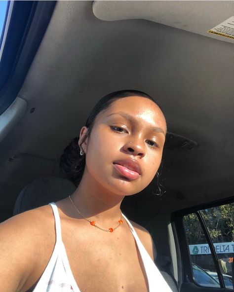 Follow: @Tropic_M for more ❄️ Instagram:@glizzypostedthat💋 Jello Skin, Skin Goals, Natural Hair Bun Styles, Clear Skin Face, Bare Face, Skin Glow, Pretty Skin, Glowy Skin, Fresh Face