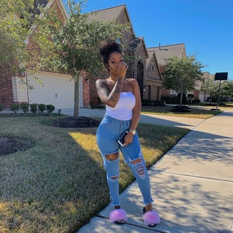 KiannaJay on Instagram: “KiannaJay 🔥 where all my kdolls?” Kianna Jay, Popular Youtubers, Chill Fits, Natural Hair Journey, Hair Journey, Casual Fits, Denim Fashion, Style Me, Jay