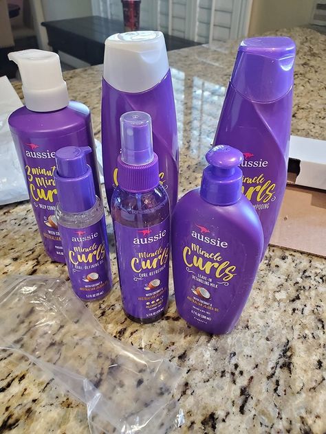 3a Curly Hair Products, Curly Hair Shampoo And Conditioner, Curly Hair Shampoo, 3a Curly Hair, Hair Shampoo And Conditioner, Hairstyle 2023, Aussie Hair Products, Hairstyles Anime, Hair Dye Shampoo