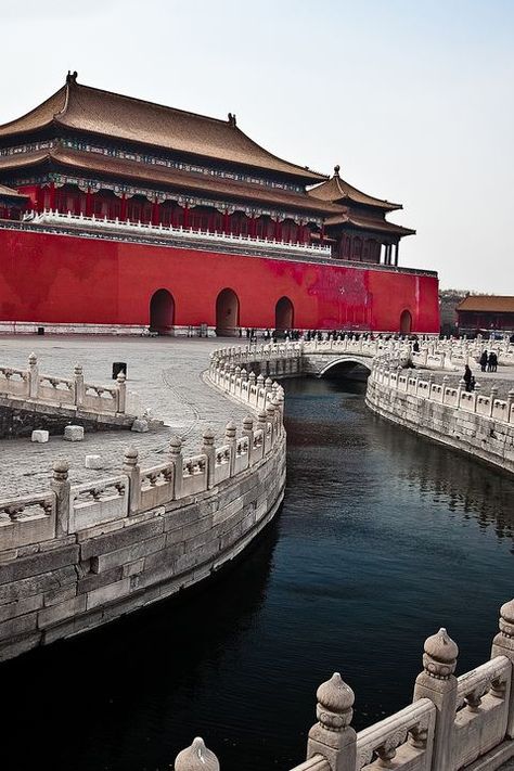 The 22 Most Beautiful Places In The World Forbidden City Beijing, Ancient Chinese Architecture, The Forbidden City, Fotografi Kota, Vacation Itinerary, City Lifestyle, Imperial Palace, Forbidden City, Chinese Architecture