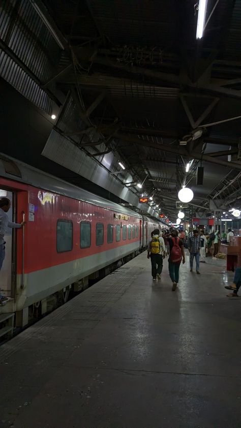 Prayagraj Railway Station, Patna Station Snap, Thrissur Railway Station, Night Railway Station Snap, Fake Train Snaps, Train Night Snap, Indore Railway Station, Train Travel Snap, Train Story Ideas