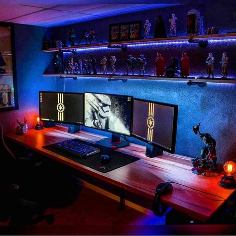 Star Wars Desk Setup, Star Wars Pc Setup, Star Wars Gaming Setup, Star Wars Gaming Room, Star Wars Room Decor Ideas, Star Wars Game Room, Computer Battlestations, Star Wars Desk, Multimedia Room