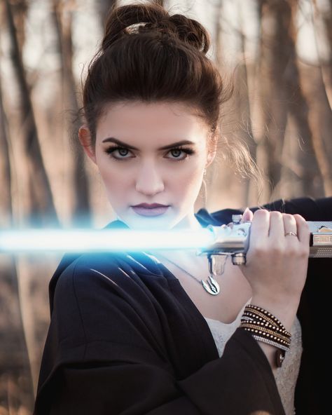 Star Wars Engagement Photos, Star Wars Hairstyles, Star Wars Inspired Wedding, Futuristic Wedding, Star Wars Engagement, Jedi Cosplay, Geek Wedding, Star Wars Wedding, Star Wars Characters Pictures