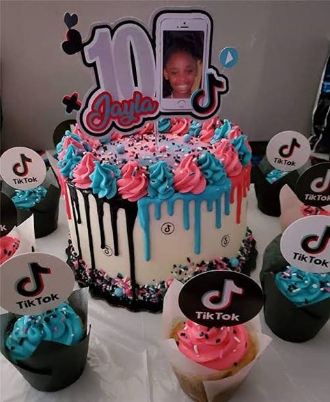 Tiktok Theme Cake, Tiktok Birthday Party, Tiktok Theme, Tiktok Birthday, Tik Tok Party, Tiktok Party, Girls Birthday Cakes, Moist Cake Recipe, Grad Photography