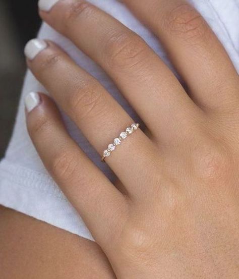 Floating Diamond Wedding Band, Floating Diamond Ring, Wedding Rings Teardrop, Rings Solitaire, Wedding Ring For Her, Black Wedding Rings, Unique Diamond Rings, Wedding Rings Solitaire, Wedding Rings Rose Gold