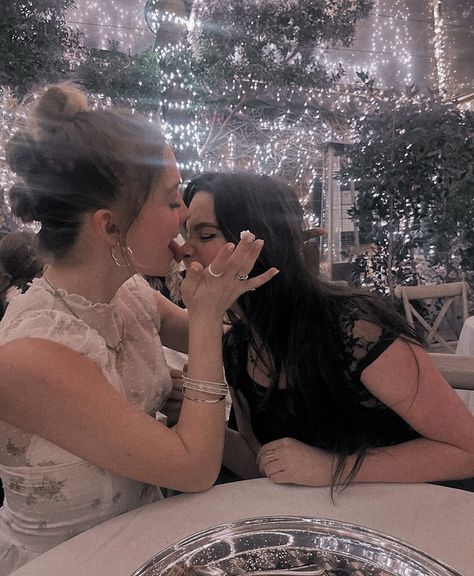 Jayden And Jules, Jules And Jayden, Blonde And Brunette Best Friends, Blonde And Brunette, Jules Leblanc, Glitz And Glamour, Best Friends Aesthetic, Extraordinary Life, Friends Aesthetic