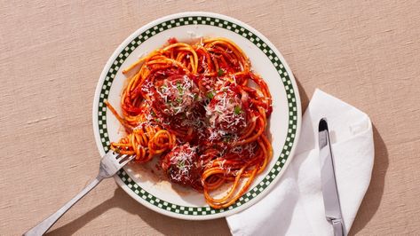 Easy Spaghetti And Meatballs, Tender Meatballs, Italian Breadcrumbs, Easy Spaghetti, Italian Meatballs, Meatballs Recipe, Spaghetti And Meatballs, Ground Meat, Crushed Tomatoes