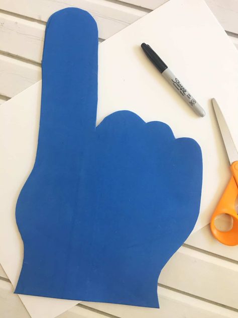 Make your own Foam Finger with these easy DIY instructions! GO TEAM GO! Foam Finger Template, Foam Finger Craft, Volleyball Crafts For Kids, Diy Foam Finger, Sports Theme Preschool, Summer Sports Crafts, Team Spirit Crafts, Sport Themed Crafts, Sports Crafts