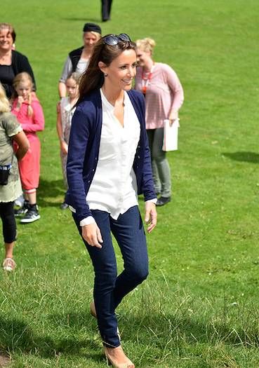 princess marie of denmark in jeans Kate Middleton Jeans, Marie Of Denmark, Helsingor, Princess Marie Of Denmark, Lady Louise Windsor, Princess Caroline Of Monaco, Kate Middleton Photos, Style Royal, Nicky Hilton