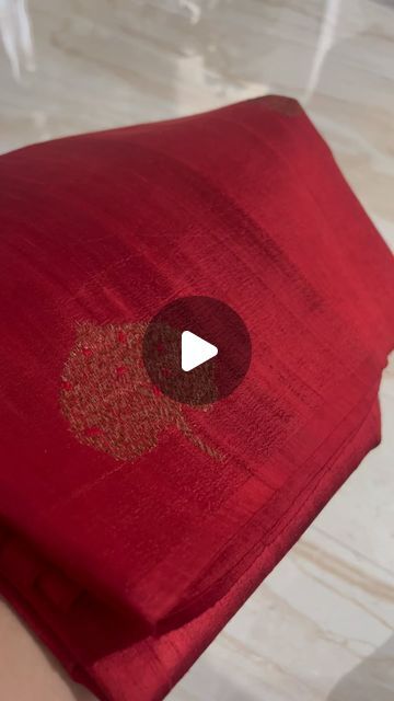 SaadgeeNilay on Instagram: "On Huge Demand….

Beautiful shades of Border Less Tussar Raw Silk Banarasi Saree…

LIMITED PIECE…grab it fast 

A Tussar Banarasi saree with kudua weave and zari butta sounds absolutely stunning! The combination of Tussar silk with Banarasi weaving and zari work creates a rich and elegant look, perfect for special occasions. The intricate detailing of kudua weave adds a unique charm to the saree.

For more queries kindly DM or WhatsApp us on +91 9884813283 with screenshot 

https://wa.me/message/FPVPDK2PO6PSP1

#banaras #handloom #tussar #saree #silk #weddingsaree #usasarees #beautiful #elegant #stunning #canada #hyderabadsarees #chennai @saadgeenilay" Banarasi Saree Look For Wedding, Banaras Silk Saree, Tussar Saree, Silk Banarasi Saree, Banaras Sarees, Silk Saree Banarasi, Saree Silk, Tussar Silk Saree, Zari Work