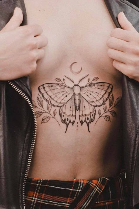 Sternum Butterfly, Sternum Butterfly Tattoo, Tattoo With Moon, Tattoo Papillon, Moth Tattoos, Tattoos Ankle, Tattoos Quote, Sternum Tattoo Design, Back Of Leg Tattoos