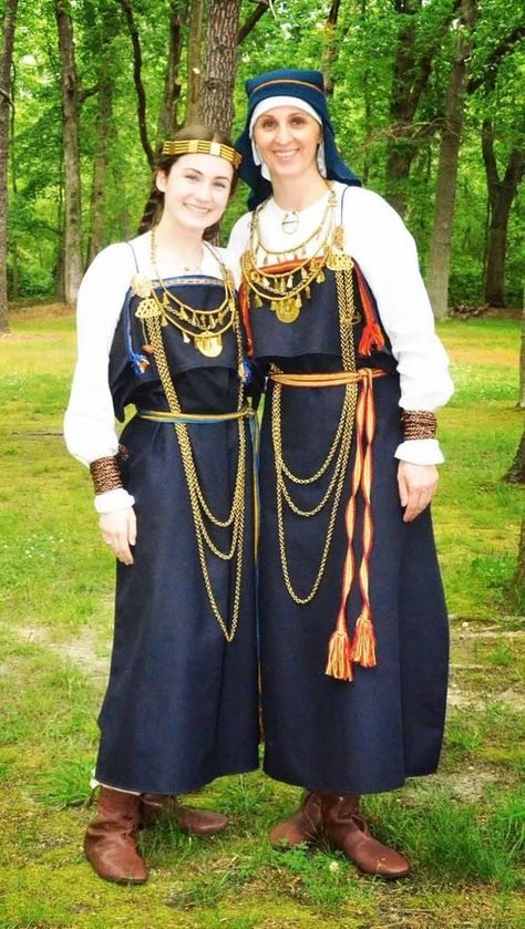 Baltic Clothing, Nordic Dress, Costumes Around The World, European Culture, Medieval Dress, Clothing Designs, Viking Age, Female Character, Character Development