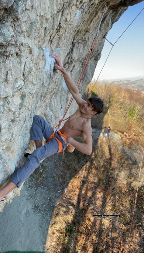 Granola Man, Rock Climbing Aesthetic, Climbing Aesthetic, Rock Climbing Photography, An Unexpected Journey, Hiking National Parks, Rock Climbers, Outdoor Portraits, Mountain Climbing