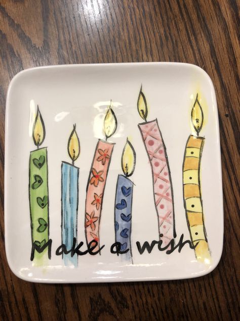 Birthday Plates Diy, Personalized Birthday Plate, Birthday Painting, Painted Ceramic Plates, Diy Pottery Painting, Painting Birthday, Crafts For Teens To Make, Birthday Plate, Paint Your Own Pottery