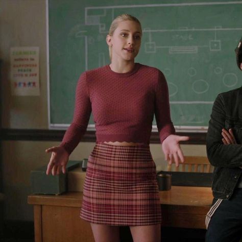 Betty Cooper Aesthetic, Betty Cooper Style, Betty Cooper Outfits, Veronica Lodge Outfits, Riverdale Outfits, Culture Outfits, Betty Cooper Riverdale, Cute College Outfits, Riverdale Fashion