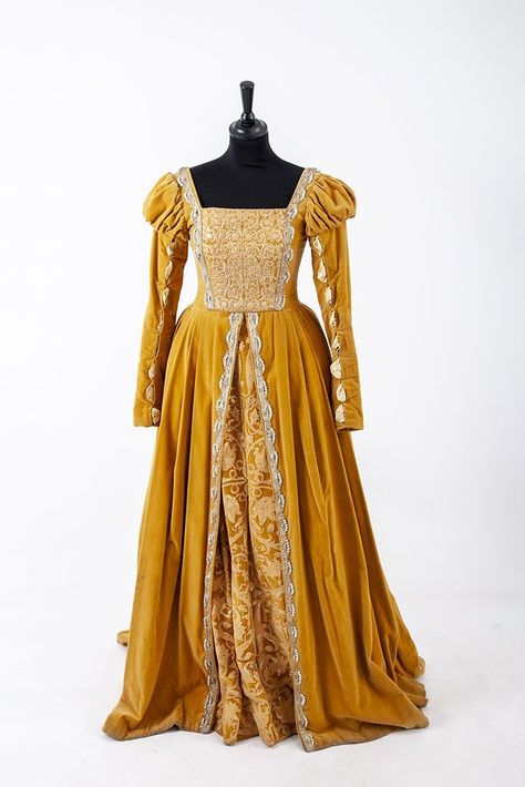 1500s Fashion, Historical Outfits, Medieval Princess, Medieval Gown, Turkish Dress, Fantasy Dresses, Middle Age Fashion, Medieval Dress, Woman Dress