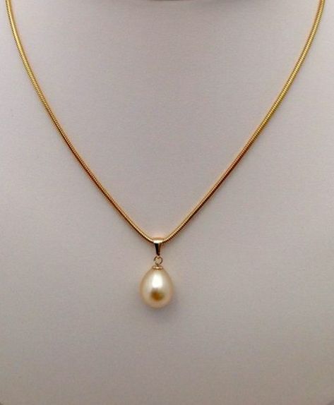 Photos Of Eyes Beautiful, Simple Dollar Chain Gold Indian, Simple Gold Chain Designs For Women Indian Daily Wear, Chain Lockets Gold Simple For Women, Minimalist Pearl Necklace, Small Chains Gold, Necklace Women Gold, Women Gold Chain, Jewelry Necklace Simple