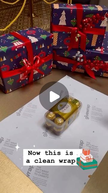 Wrapping Ideas Christmas, Ferrero Rocher Box, Ferrero Rocher Gift, Friends In New York, Box Wrap, Ferrero Rocher, Wrapping Ideas, Christmas Tag, Christmas Wrapping