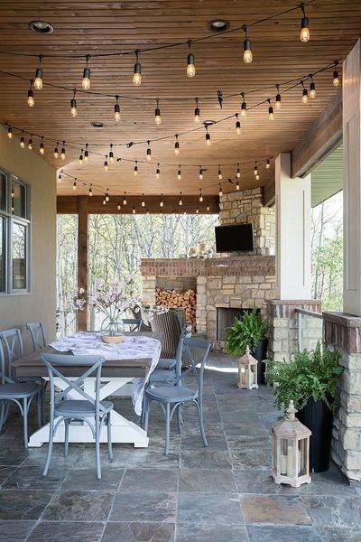 30 Creative Porch Lighting Ideas to Make it More Appropriate for Your Night Relaxing Moment ~ Matchness.com Diy Outdoor Dining Table, Diy Outdoor Dining, Patio String Lights, Pergola Lighting, Diy Dining Table, Backyard Lighting, Outdoor Patio Lights, House With Porch, Porch Design