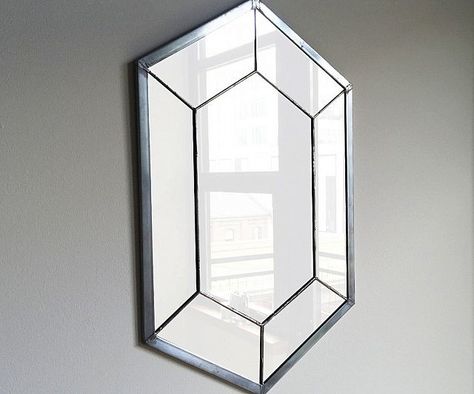 It's dangerous to go out of your home before giving yourself a quick once over. Place this Legend Of Zelda rupee mirror by the front door and you'll always have a convenient little place to check your appearance before you face the world. Zelda Nursery, Zelda Bedroom, Nerd House, Deco Gamer, Geek Home Decor, Nerd Home, Nerdy Decor, Nerd Decor, Nerd Room