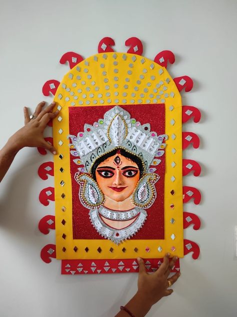 Navratri Craft, Putty Art, Garba Decoration, Navratri Decoration, Diy Crafts Room, Crafts Cardboard, Glitter Paper Crafts, Crafts Room Decor, India Crafts