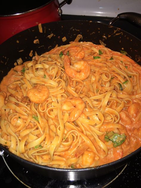 Pasta With Tomato Cream Sauce, Tomato Cream Sauce Pasta, Pasta Photo, Shrimp And Pasta, Pasta With Shrimp, Tomato Cream Sauce, Tumblr Food, Alfredo Sauce Recipe, Shrimp Pasta