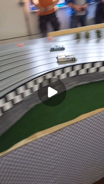 Scalextric Track Layout, Scalextric Track, Slot Car Race Track, Slot Racing, Ho Slot Cars, Slot Car Racing, Slot Car Tracks, Slot Car, Slot Cars