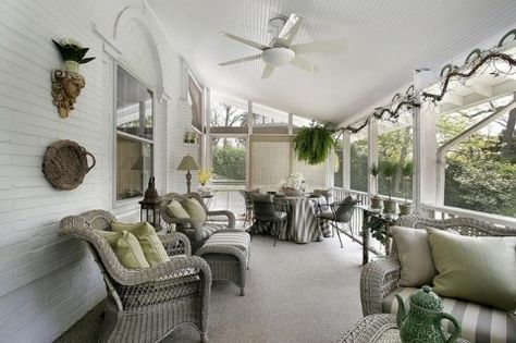 screened porch Screened In Porch Furniture, Screened Porch Decorating, Porch Design Ideas, Screened Porch Designs, Front Porch Design, Porch Furniture, Screened In Patio, Beach House Design, Outdoor Living Room