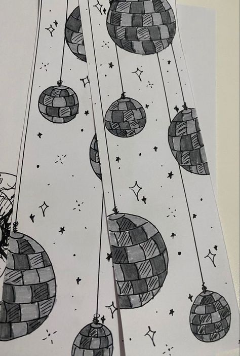 Mirror Ball Drawing Taylor Swift, Diy Bookmark Drawing, Diy Bookmarks Drawing, Bookmarks Inspired By Books, Mirrorball Doodle, Mirrorball Bookmark, Mirror Ball Drawing, Bookmark Ideas Drawing, Mirrorball Drawing