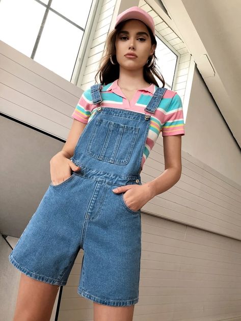 Dungaree Shorts Outfit, Baggy Style Woman, Short Outfits Korean, Overalls Shorts Outfit, Denim Dungaree Shorts, Dungaree Shorts, Jumper Shorts, Denim Overall Shorts, Overall Jumper