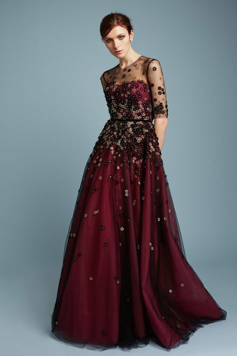 Reem Acra Pre-Fall 2017 Collection Photos - Vogue Sukienki Maksi, Gala Gowns, Ellie Saab, Reem Acra, Vogue Dress, Dress Muslim, Couture Mode, فستان سهرة, Accra