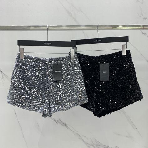 Sparkly Shorts Outfit, Glitter Shorts Outfit, Party Shorts, Zara Looks, Sparkly Shorts, Short Trousers, Glitter Shorts, Future Clothes, Dance Shorts