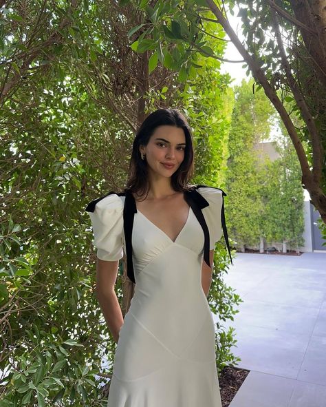 a woman in a white dress Easter Dress, Look Here, Lifestyle Shop, Kendall Jenner, Celebrity News, Celebrity Style, Dress Shop, A Woman, Fashion Beauty