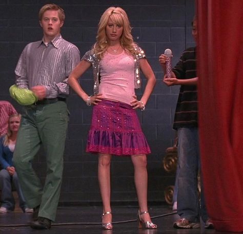 Sharpay Outfits High School Musical, Sharply And Ryan, Sharpy Evans Outfit, Sharply And Ryan Costume, Sharply And Gabriella Costume, Sharpay Evans Aesthetic Outfit, 2000s Disney Channel Aesthetic Outfits, Sharpay And Ryan Costume, Sharply Evans Costume