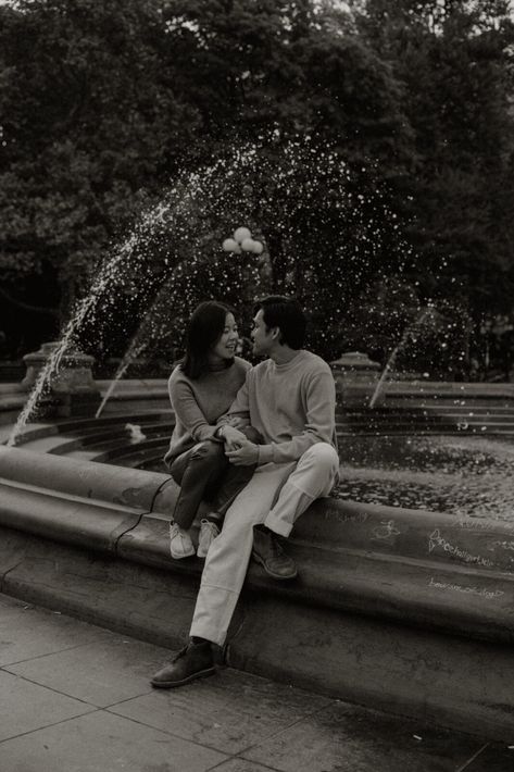 Couples Photos in Washington Square Park, NYC - stratmanimagery.com Washington Square Park Nyc, City Couples Photography, Couples City, Paris Couple, Washington Square Park, Washington Square, Couple Photoshoot Poses, Documentary Wedding Photography, Engagement Photo Inspiration