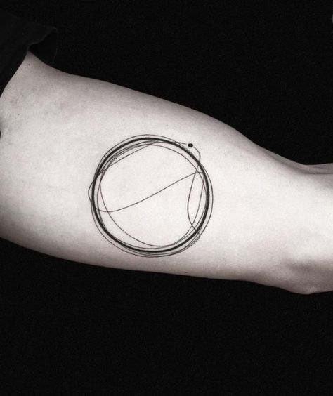 N Signature, Black Hole Tattoo, Petit Tattoo, Circle Tattoo, Circle Tattoos, Handpoke Tattoo, Geometric Tattoo Design, Minimalist Tattoos, Line Art Tattoos