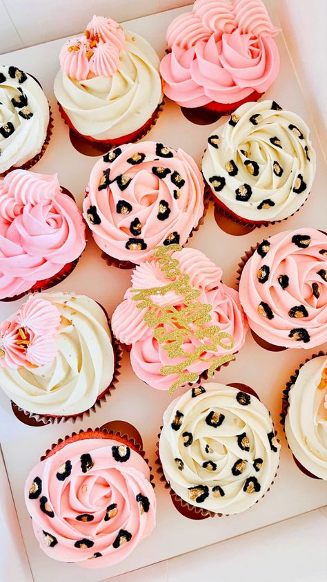 Glam Cupcakes, Pink Birthday Cupcakes, Cheetah Cupcakes, Jungle Theme Cupcakes, Gold Buttercream, Cheetah Birthday Party, Cheetah Cakes, Leopard Cake, Cheetah Birthday