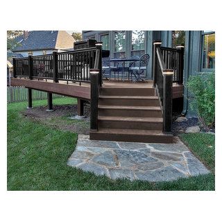 Azek decking, TimberTech radiance railing & flagstone landing - Contemporary - Deck - Kansas City - by All Under One Roof, Inc. | Houzz Deck Landing Ideas, Deck Stairs Landing, Deck With Steps, Deck Landing, Under Deck Landscaping, Deck Trellis, Landscaping Around Deck, Azek Decking, Landing Ideas