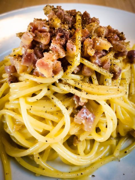 Classic Carbonara Recipe | How to Make Authentic Italian Spaghetti Alla Carbonara Carbonara Authentic, Traditional Italian Food Recipes, Carbonara Recipe Authentic, Authentic Italian Spaghetti, Classic Carbonara Recipe, Timballo Recipe, Italian Carbonara, Authentic Spaghetti, Classic Carbonara