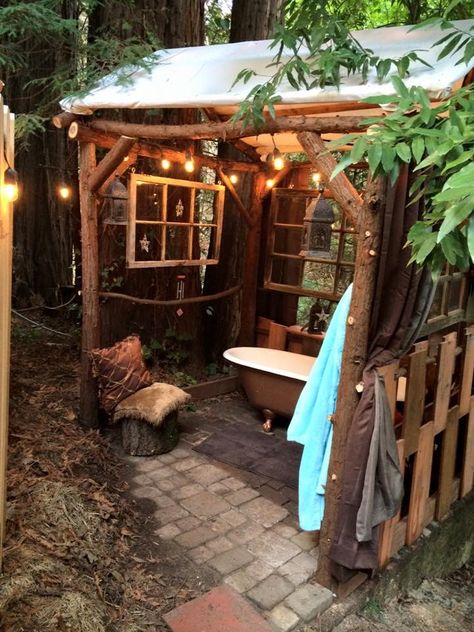 Outdoor Bathtub Ideas Gardens, Outdoor Shower With Tub, Outdoor Bath House Cabin, Outdoor Tubs Rustic, Outdoor Shower And Tub, Water Trough Bathtub Outdoor, Outdoor Clawfoot Tub Ideas Yards, Outdoor Cast Iron Tub, Pallet Shower Outdoor