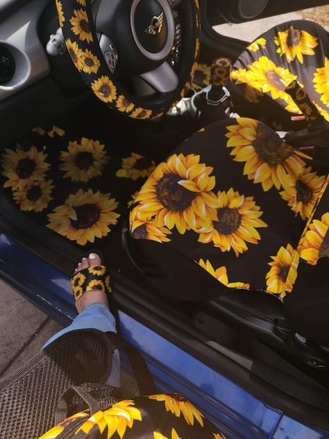 Sunflower Things, Sunflower Stuff, Sunflower Accessories, Sunflower House, Cool Car Accessories, Cute Car Accessories, Car Ideas, Girl Things, Car Stuff