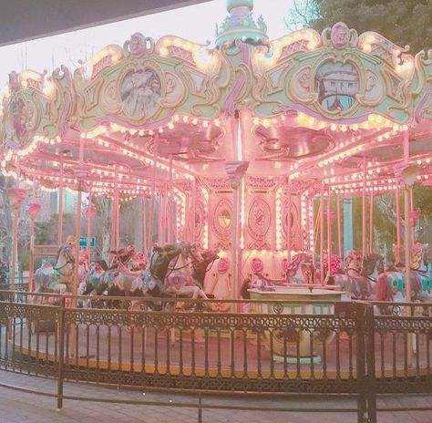 Circus Aesthetic, Horse Aesthetic, Pastel Pink Aesthetic, Merry Go Round, Carousel Horses, Aesthetic Colors, Oui Oui, Pastel Aesthetic, Amusement Park